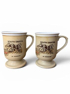 Set Of 2 Vtg S Dakota Souvenir Mug National Parks Mt Rushmore Badlands Wall Drug